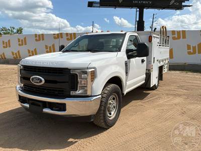 Ford F-350 XL Mechanic / Service Truck