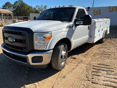 Ford F-350XL SD DRW Mechanic / Service Truck