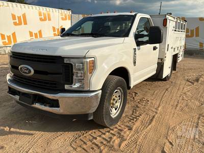 Ford F-350XL SD XL Mechanic / Service Truck