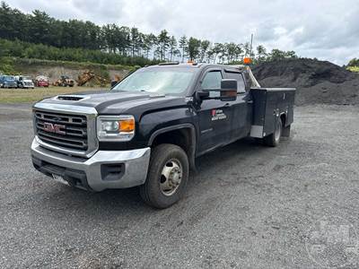 GMC Sierra 3500HD Mechanic / Service Truck