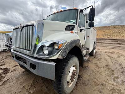 International 7300 Mechanic / Service Truck