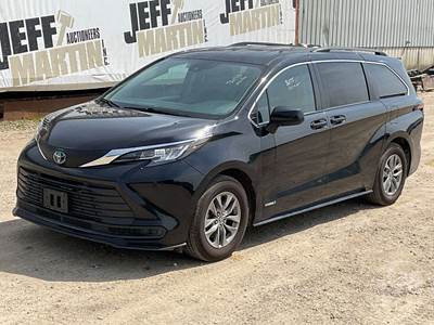 Toyota Sienna LE
