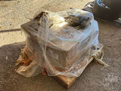 Miscellaneous, Pallet Of Various Chains And Testing Equipment, Zoller Measuring