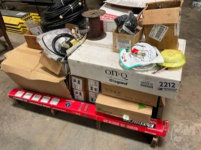 PALLET OF VARIOUS BRACKETS