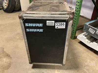 SHURE  DJ EQUIPMENT BOX