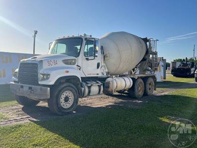 Freightliner 114SD Mixer / Ready Mix / Concrete Truck