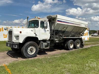 Mack Mixer / Ready Mix / Concrete Truck