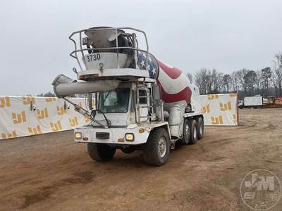 Oshkosh Mixer / Ready Mix / Concrete Truck