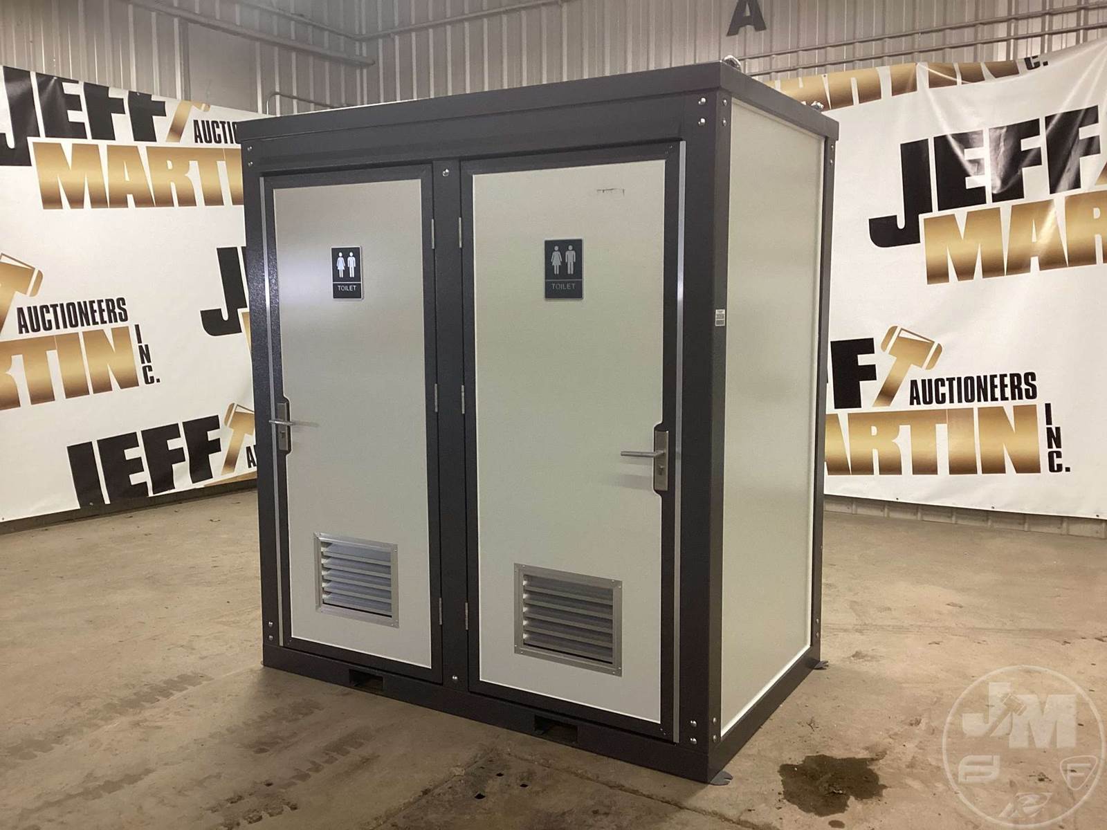 DOUBLE STALL MOBILE TOILET Mobile Home For Sale Glencoe, MN 370160