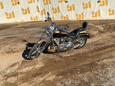 Harley Davidson CVO SOFTAIL DEUCE Motorcycle