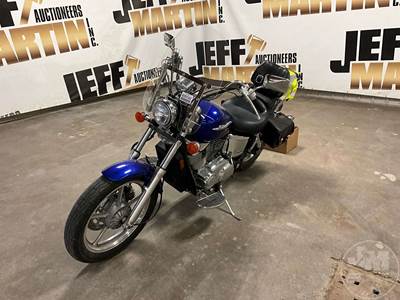 Honda VT1100 (SHADOW SPIRIT 1100) Motorcycle