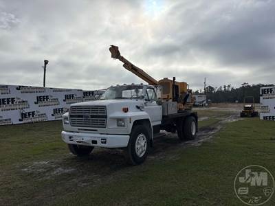 Ford F-800 Truck