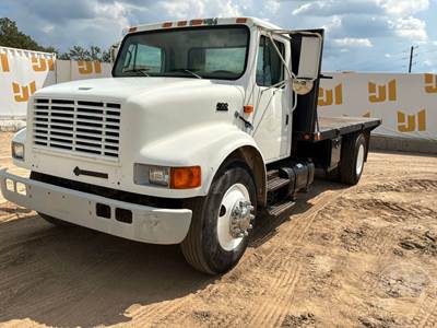 International 4900 Truck