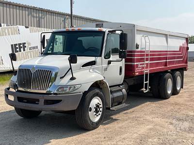 International MF035 (4400 SERIES) Truck