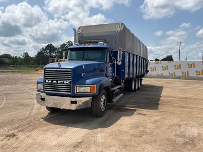 Mack CL713 Truck