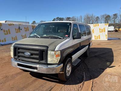 Ford E-350 Passenger Van