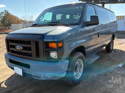 Ford E-350 XL Passenger Van