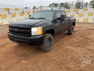 Extended Cab 4X4 Pickup, 8 CYL , Gas Engine, Automatic Transmission, Cruise,