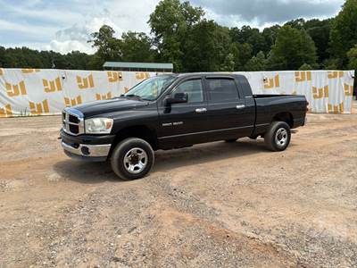 Dodge RAM 1500 MEGA CAB SLT
