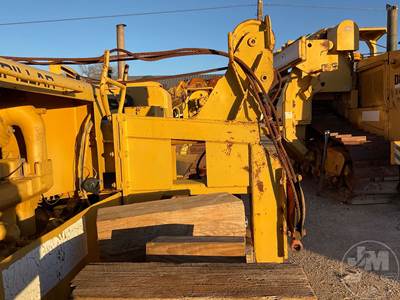 Caterpillar 561C Pipelayer