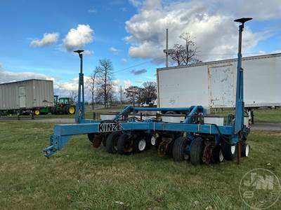 Kinze 2000 Drill