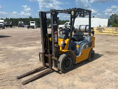 Caterpillar GP25N Pneumatic Tire Forklift