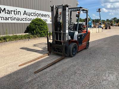 HELI CPYD25-TY5H3 Pneumatic Tire Forklift