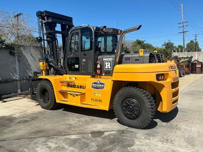 Hyundai 160D-9 Pneumatic Tire Forklift