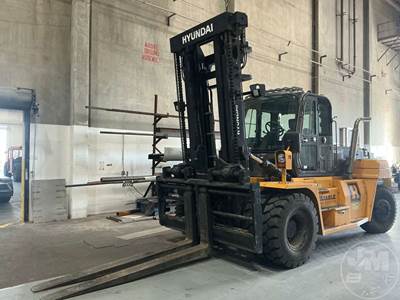 Hyundai 160D-9 Pneumatic Tire Forklift