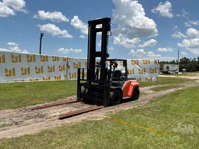 Toyota 8FG80U Pneumatic Tire Forklift