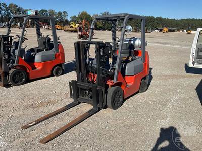 7FGCU25 Pneumatic Tire Forklift
