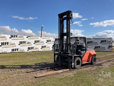 8FG80U Pneumatic Tire Forklift