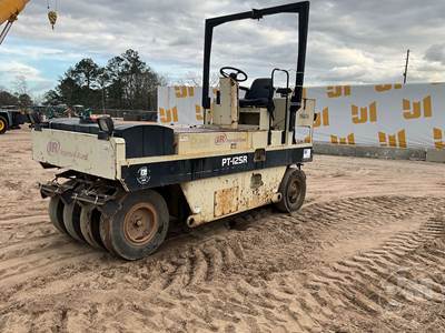 Ingersoll-Rand PT125R Pneumatic Tired Roller