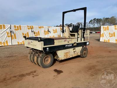 Ingersoll-Rand PT125R Pneumatic Tired Roller
