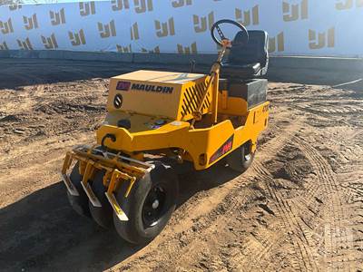 Mauldin 4700 Pneumatic Tired Roller