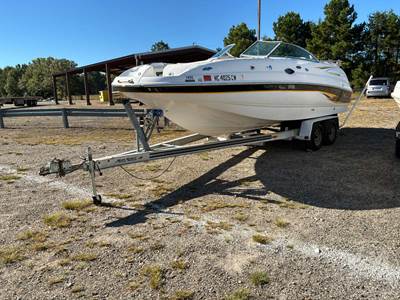 Chaparral SUNESTA 243 Power Boat