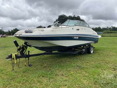 Four Winns FUNSHIP 214 Power Boat