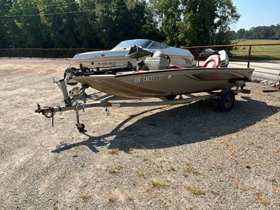 Lowe 160W Power Boat