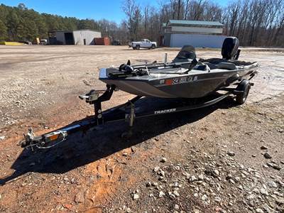 Tracker PRO170 Power Boat