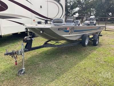 Tracker TOURNAMENT PRO 18 Power Boat