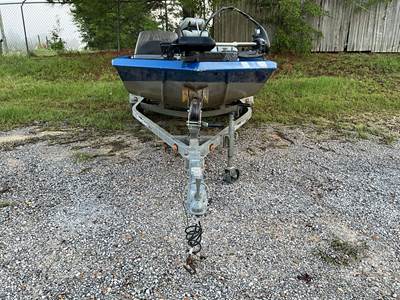 Triton VT16 Power Boat