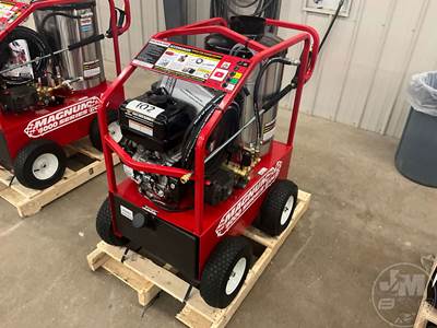 MAGNUM 4000 SERIES Pressure Washer