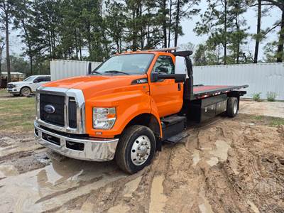 Ford F-650 Rollback Tow Truck