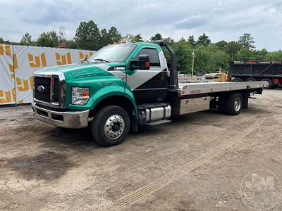 Ford F-650 Rollback Tow Truck
