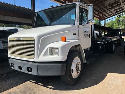 Freightliner FL70 Rollback Tow Truck
