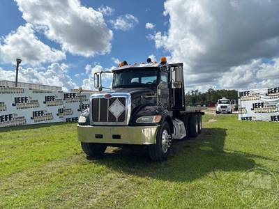 Peterbilt 348 Rollback Tow Truck