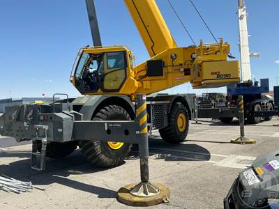 Grove GRT8090 Rough Terrain Crane