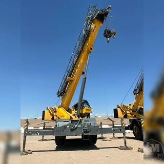 Grove RT890E Rough Terrain Crane