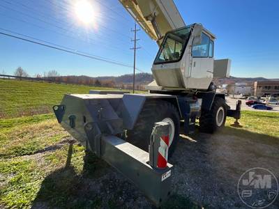 RT230 Rough Terrain Crane