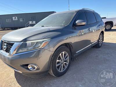 Nissan PATHFINDER SL 4WD SUV